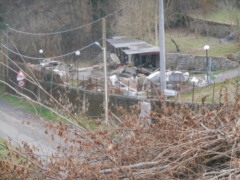 via Matteuzzo angolo via Cesiano 1